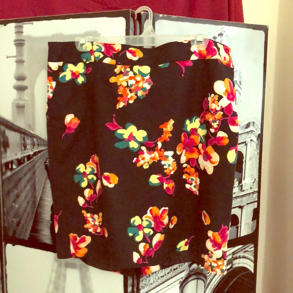 Merona black floral midi skirt size 14